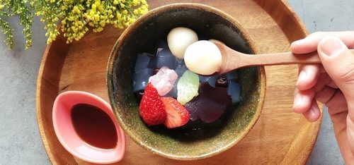 白玉粉を使った白玉あんみつのイメージ