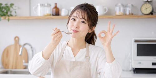 はちみつを金属スプーンで食べてもOKです