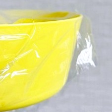 プラスチックにラップ